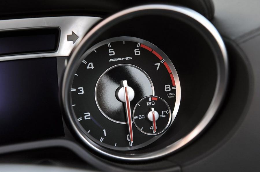  Mercedes-Benz SL65 AMG 2013 года  (фото 31 из 76)